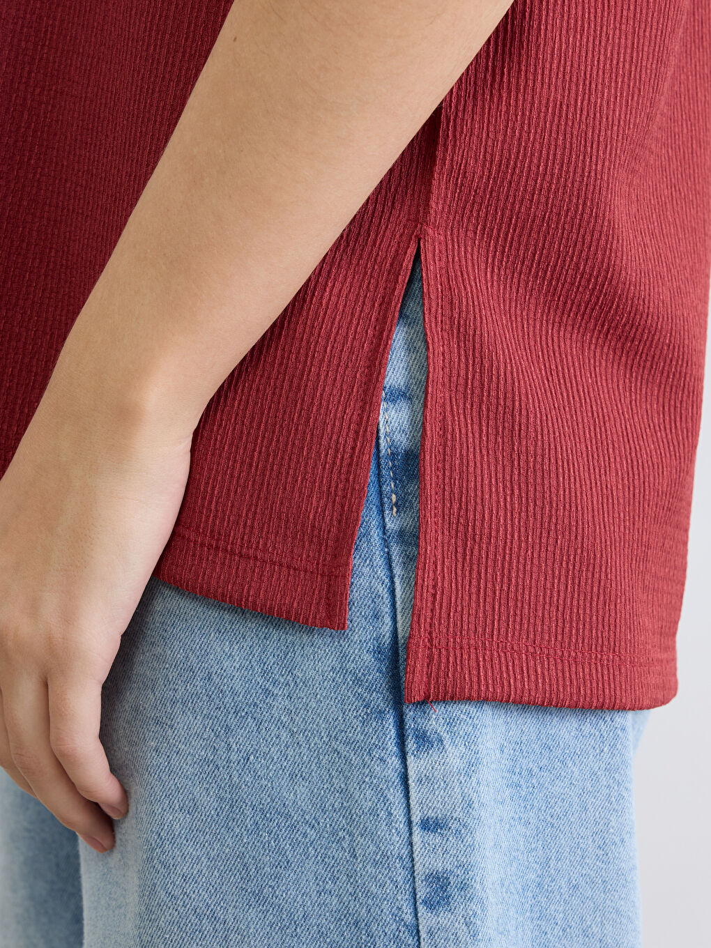 Kırmızı Bisiklet Yaka Fitilli Kadın Tişört-2