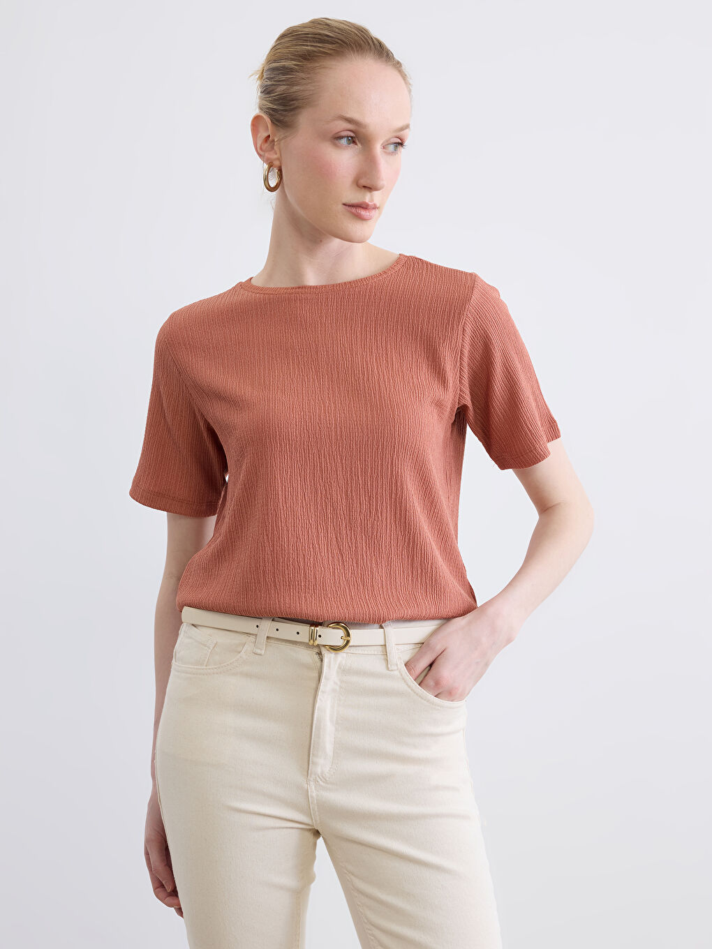 Kahverengi Bisiklet Yaka Fitilli Kadın Tişört