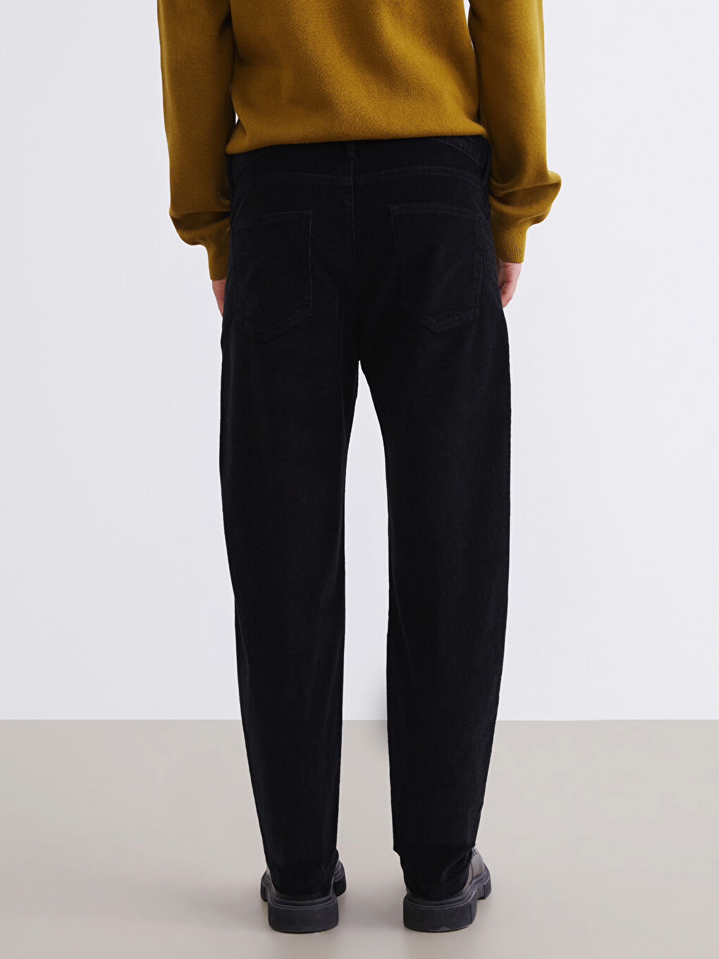 Siyah Standart Kalıp Erkek Kadife  Pantolon-3