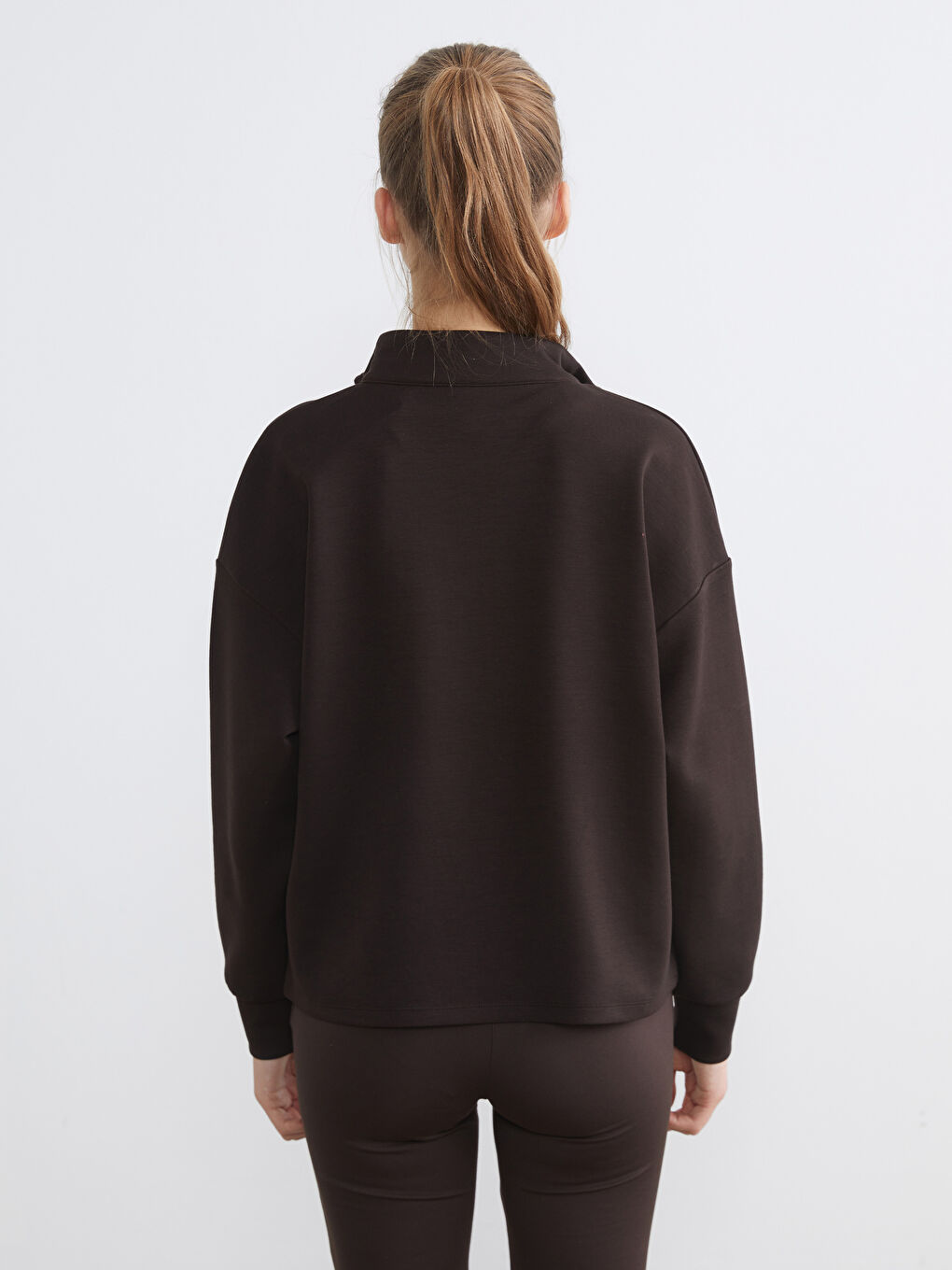 Hanorac supradimensionat pentru femei, cu guler înalt și atingere delicată.-3