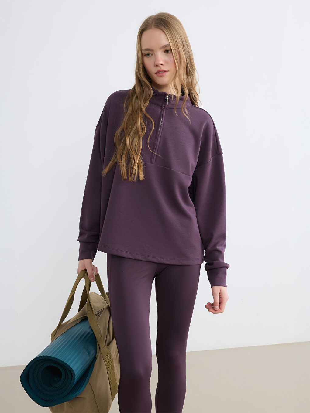 Mürdüm Dik Yaka Soft Touch Oversize Kadın Sweatshirt