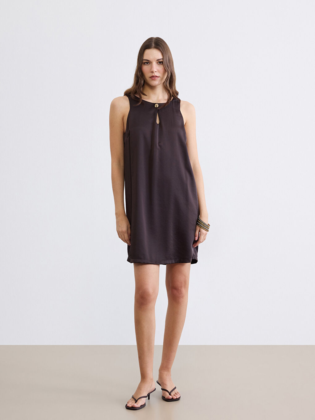 Kahverengi Bisiklet Yaka Kolsuz Mini Elbise-1