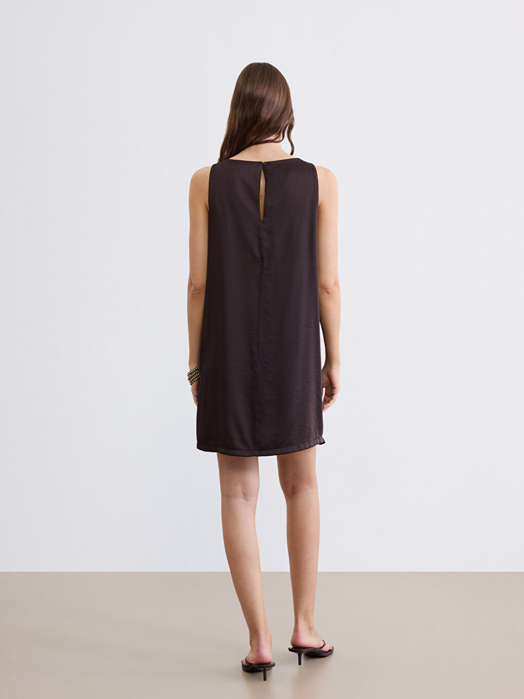 Kahverengi Bisiklet Yaka Kolsuz Mini Elbise-3