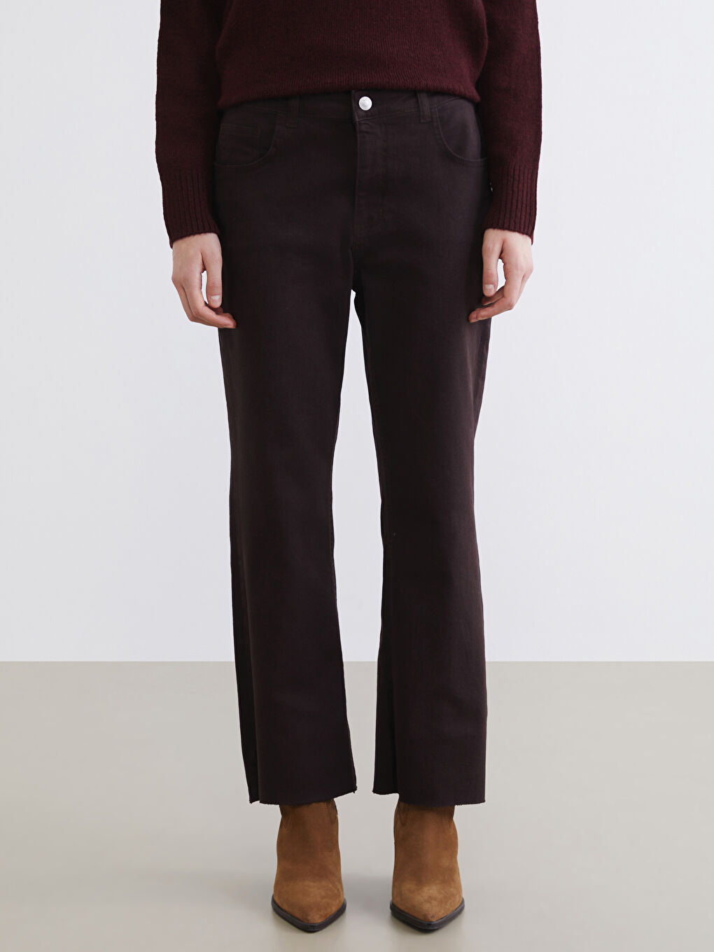 Cropped Straight Fit Women's Jeans-1