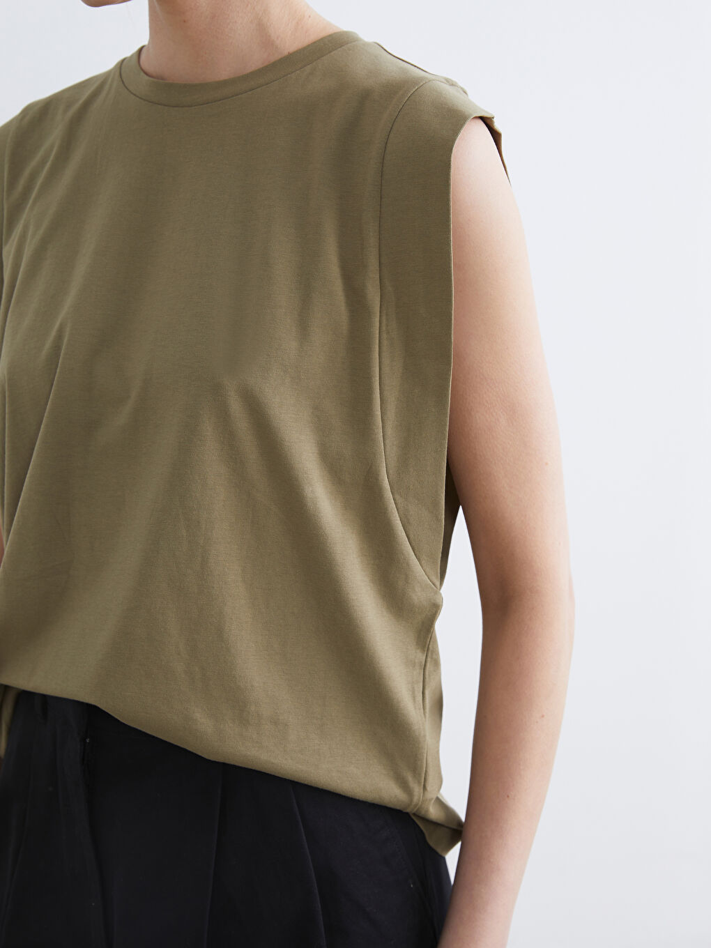 Yeşil Bisiklet Yaka Kolsuz Bluz-2