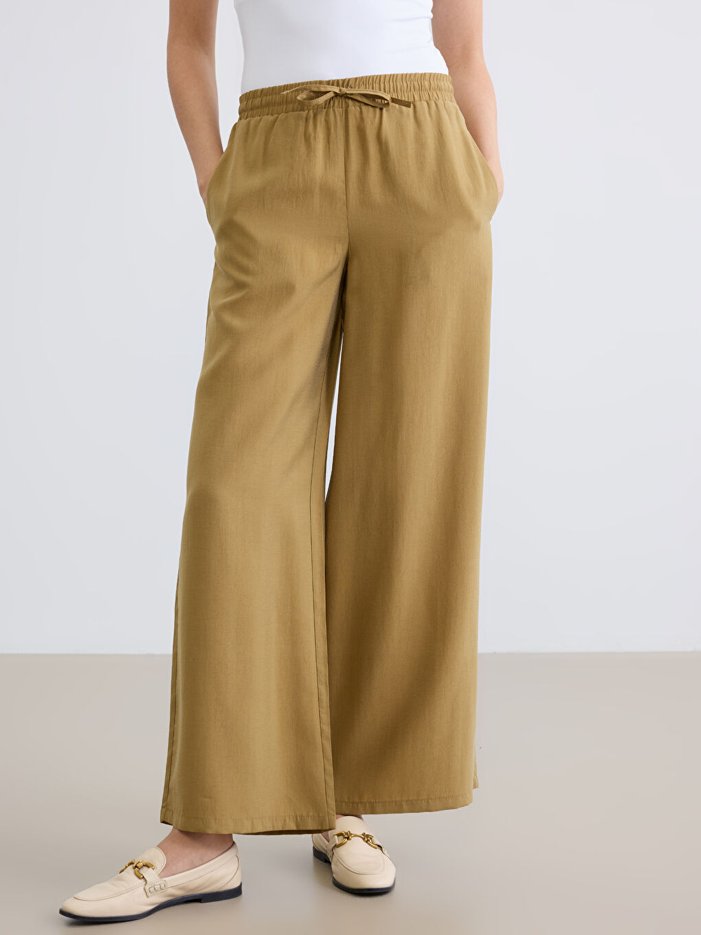 Yeşil Beli Lastikli Geniş Paça Kadın Pantolon-1