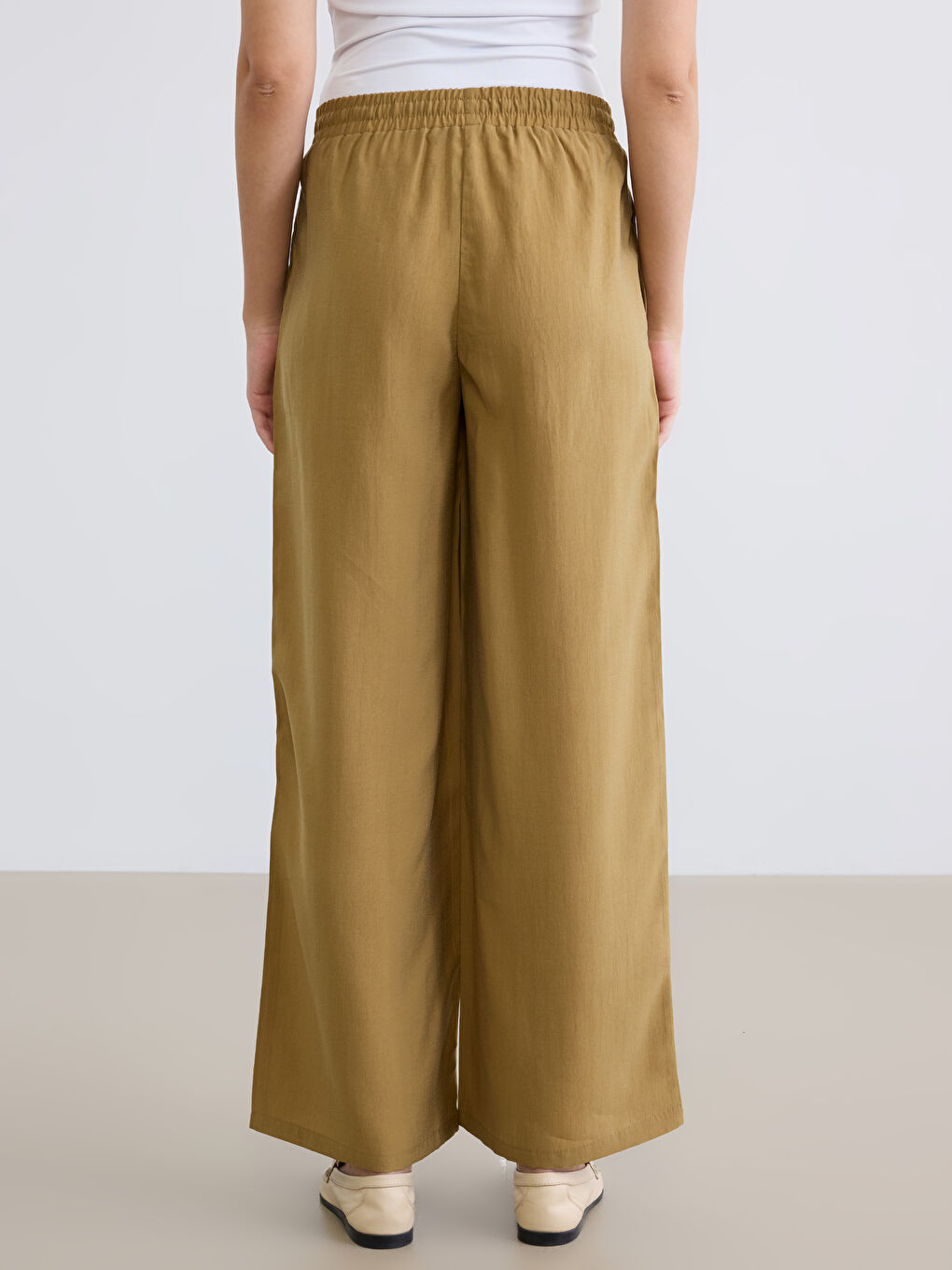 Yeşil Beli Lastikli Geniş Paça Kadın Pantolon-3