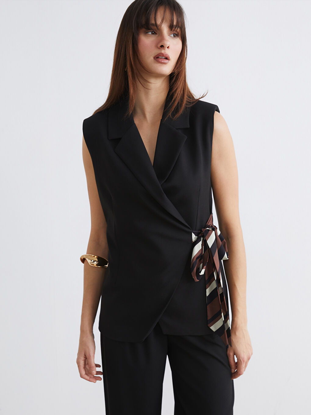 صدرية بدلة أسود امرأة