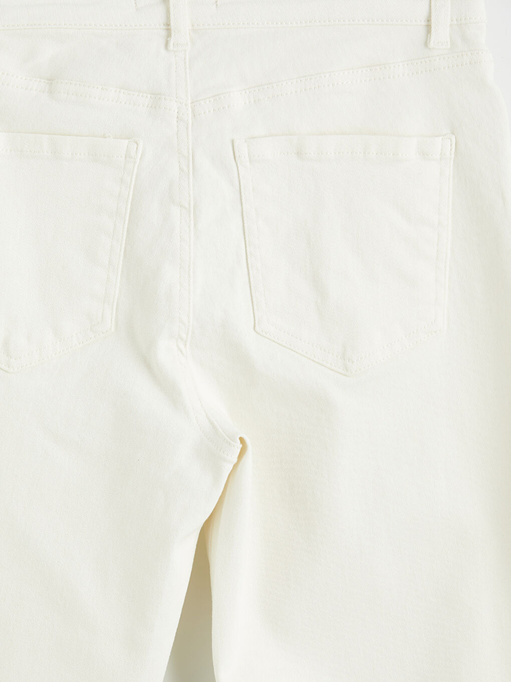 Beyaz Dar Fit Kadın Jean Kapri-3