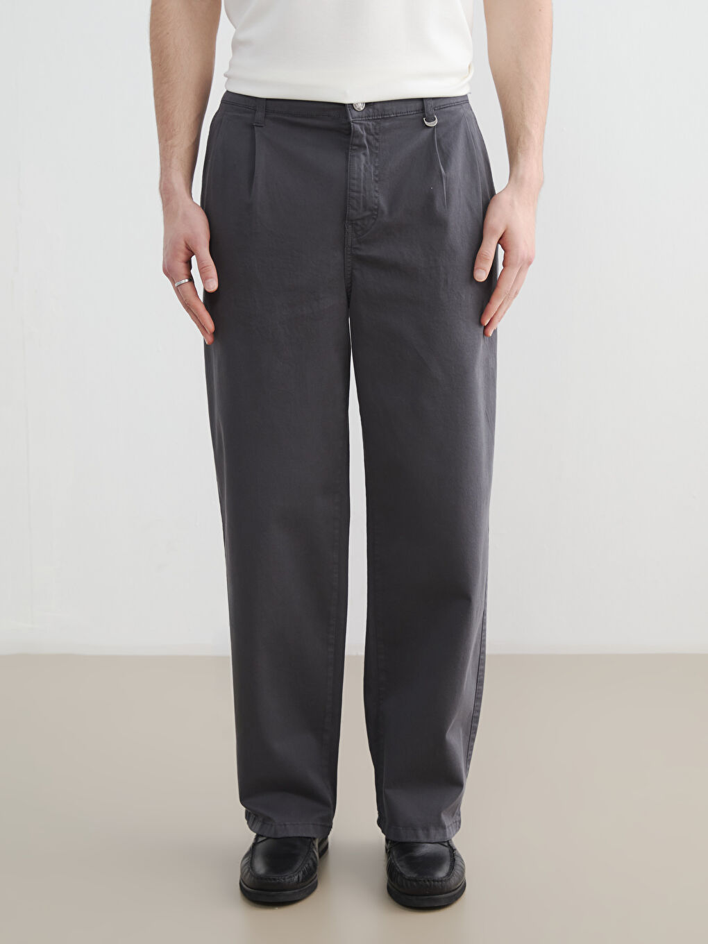 Antrasit Rahat Kalıp Gabardin Erkek Pantolon -1