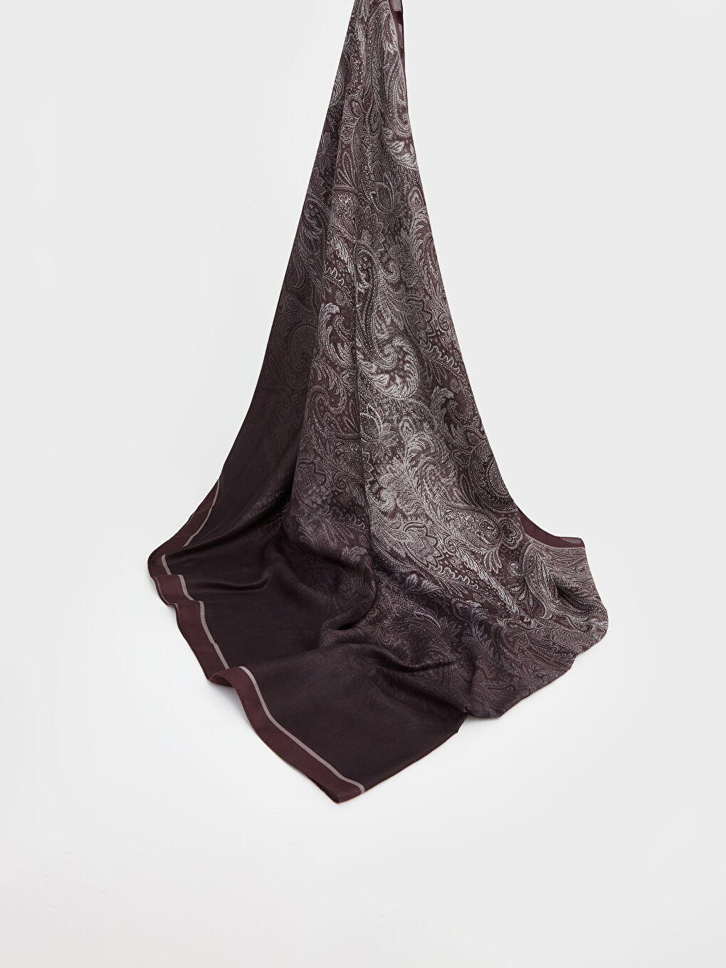 Kahverengi Desenli Kadın Şal