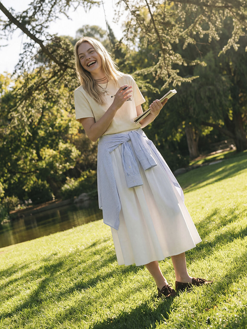 جيبة دائرية من قماش البوبلين بحزام مطاطي.