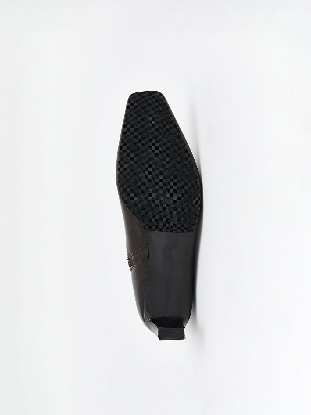 Kahverengi Deri Görünümlü Kadın Bot-3