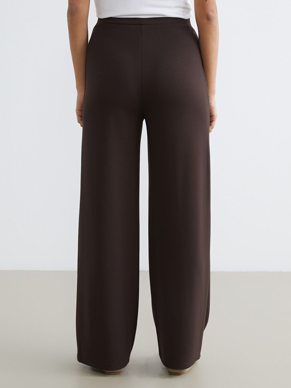 Kahverengi Dikiş Detaylı Geniş Paça Kadın Eşofman Altı-3