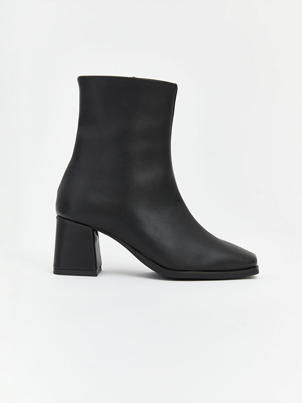 Siyah Fermuar Kapamalı Kare Burunlu Topuklu Kadın Bot-1