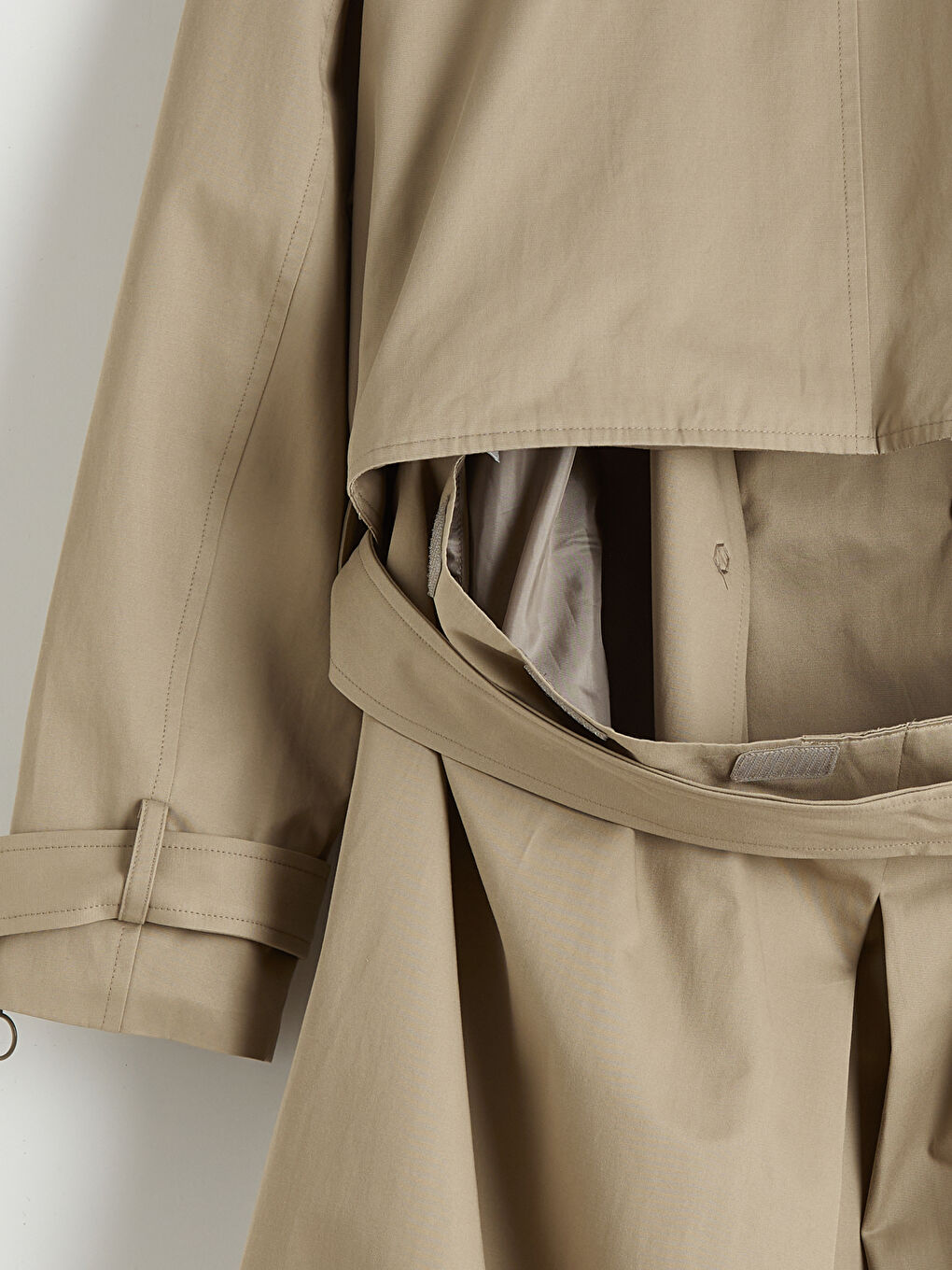 Haki Kolay Giyilebilir Cırt Bantlı ve Fermuarlı Kadın Trençkot-11