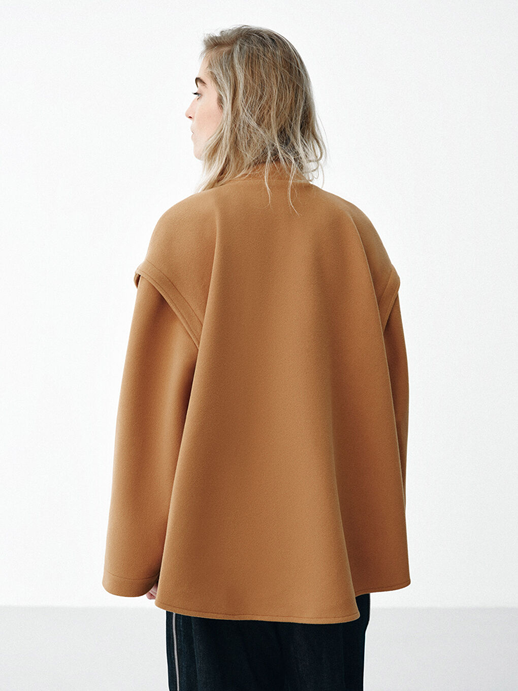 Kahverengi Kolları Çıkarılabilir Kadın Kaşe Kaban-3