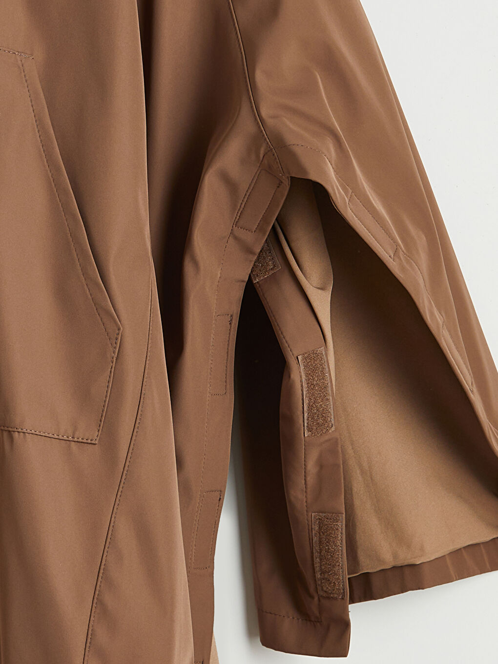 Kahverengi Kolay Giyilebilir Yanlardan Cırt Bant Kapamalı Kadın Yağmurluk-8