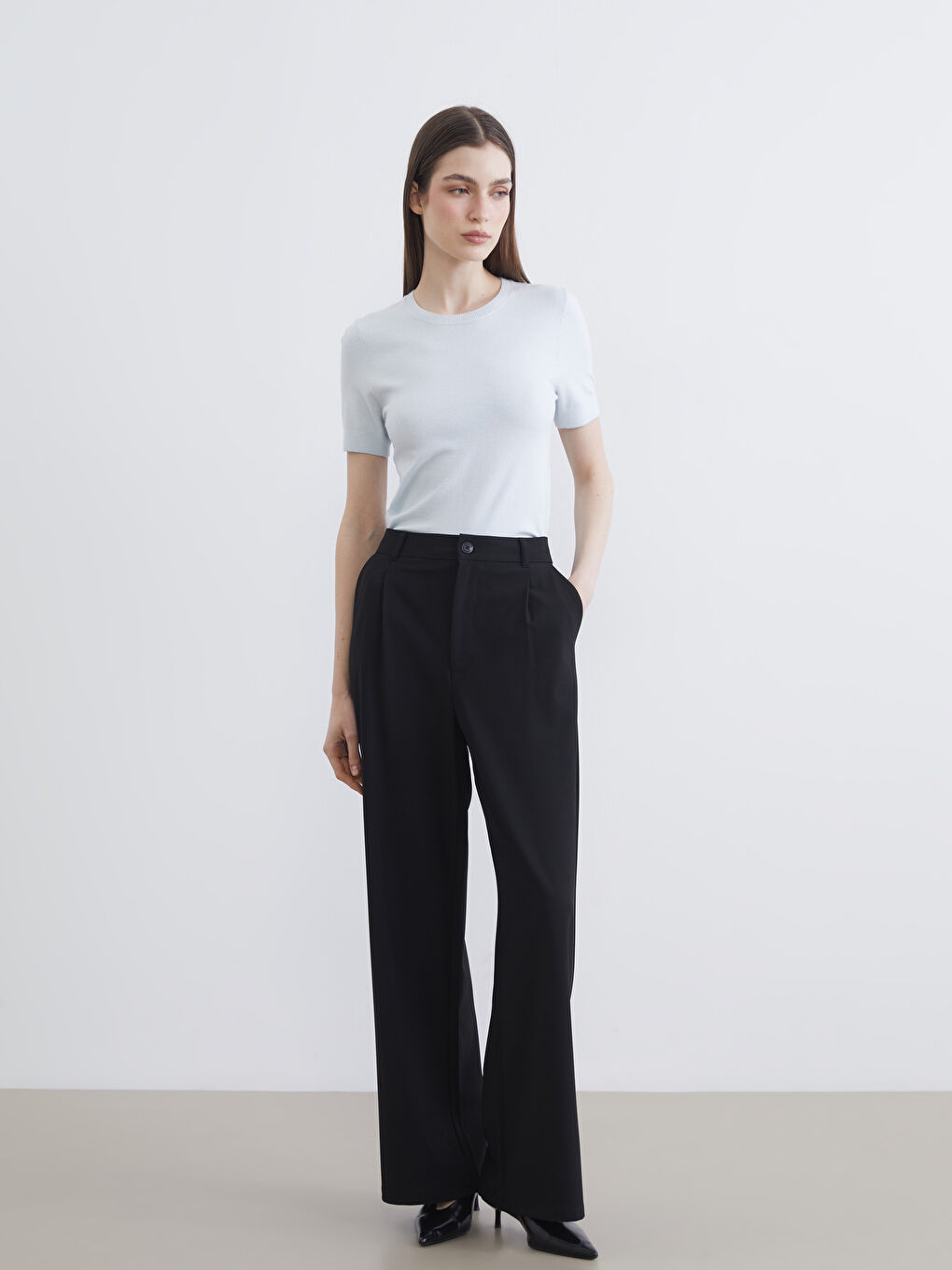 Siyah Loose Fit Geniş Paça Kadın Pileli Pantolon