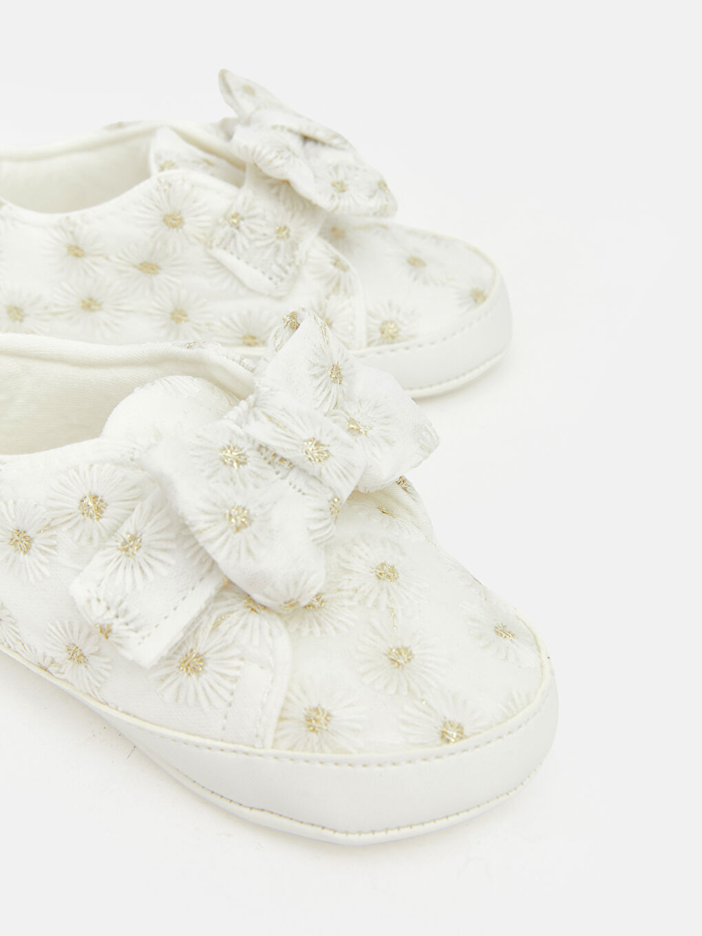 Beyaz Fiyonk Detaylı Kız Bebek Yürüme Öncesi Ayakkabı-2