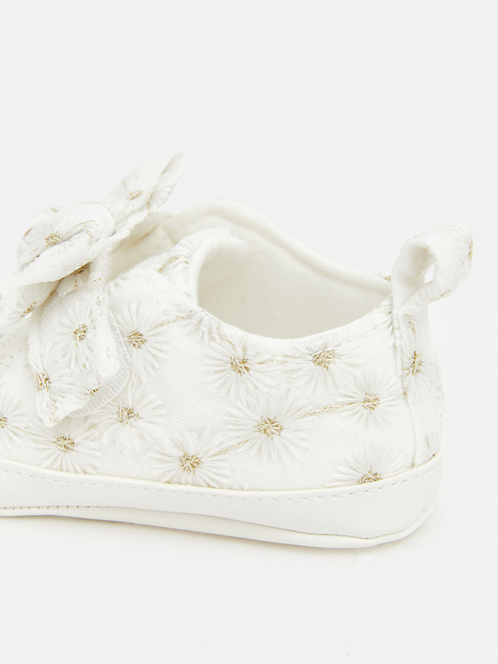 Beyaz Fiyonk Detaylı Kız Bebek Yürüme Öncesi Ayakkabı-4