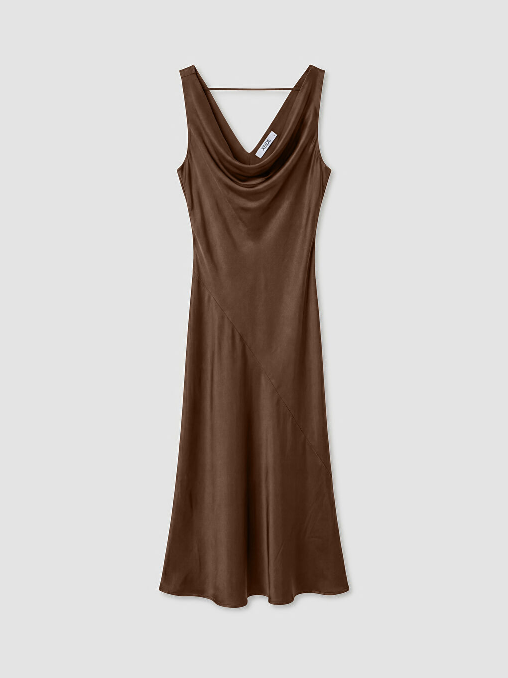 Kahverengi Dökümlü Yaka Saten Elbise