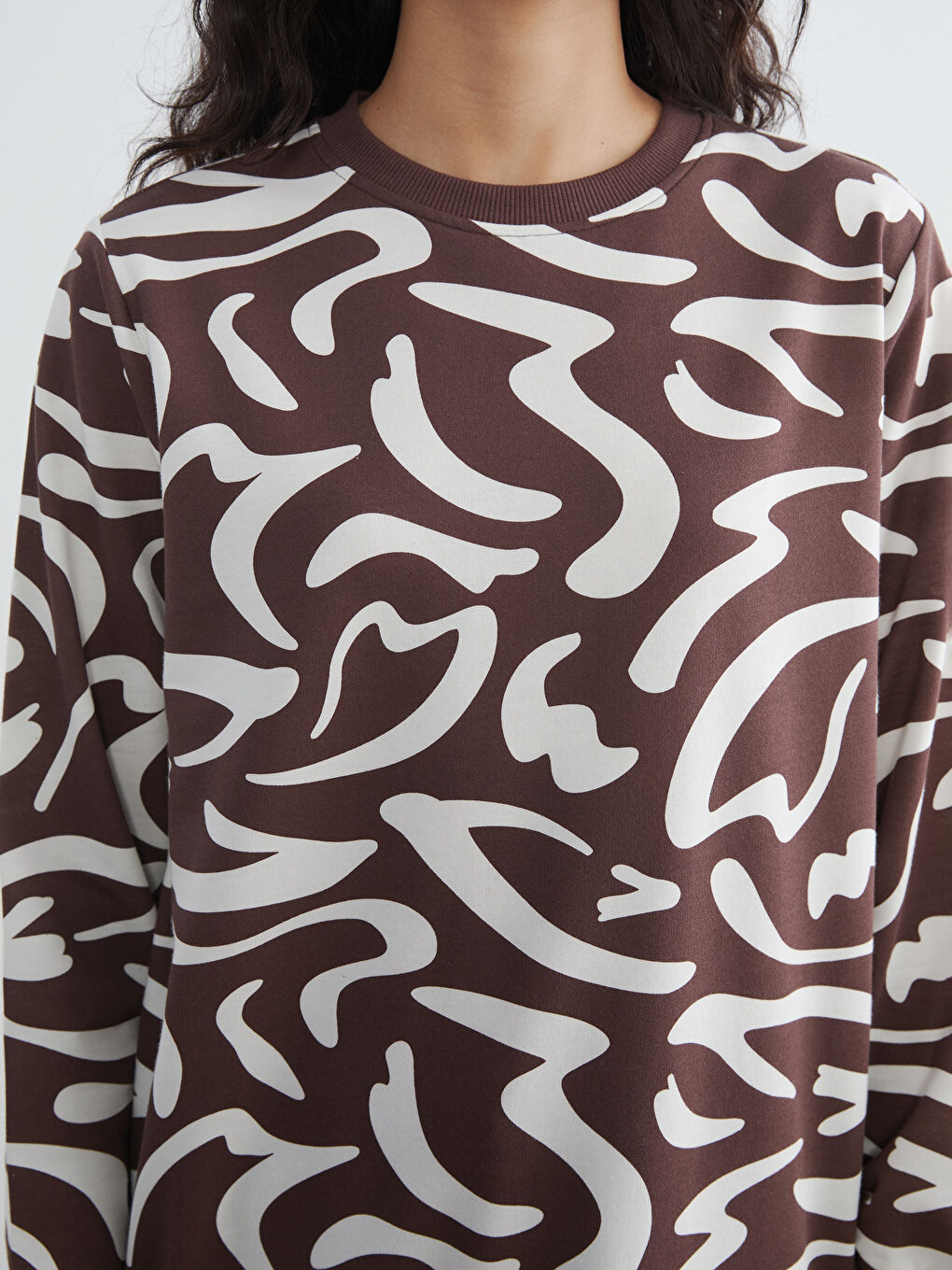 Kahverengi Bisiklet Yaka Desenli Kadın Sweatshirt Tunik-2