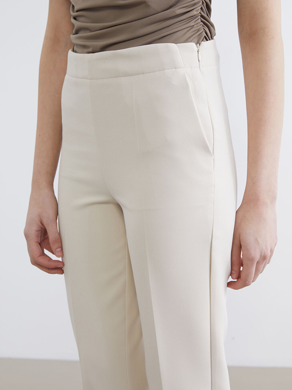 Bej Beli Fermuarlı Dar Fit Kadın Pantolon-2