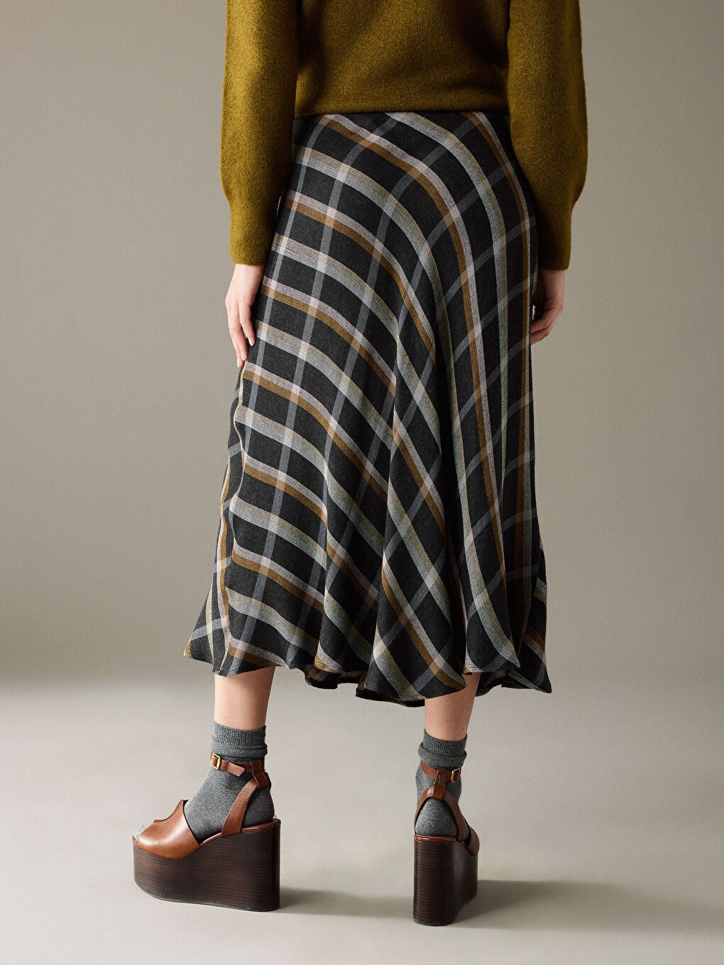 Kahverengi Beli Fermuarlı Fırfırlı Ekose Etek-3