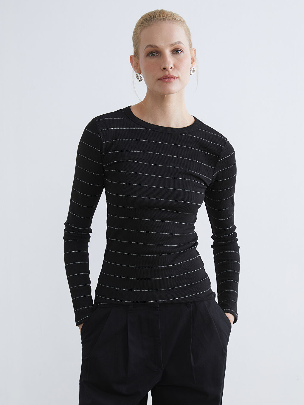 Siyah Bisiklet Yaka Çizgili Kadın Body