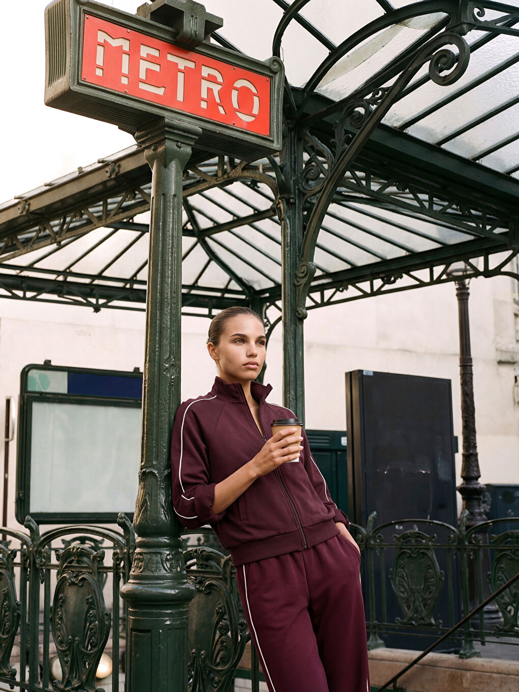 Bordo Dik Yaka Kadın Fermuarlı Sweatshirt-3