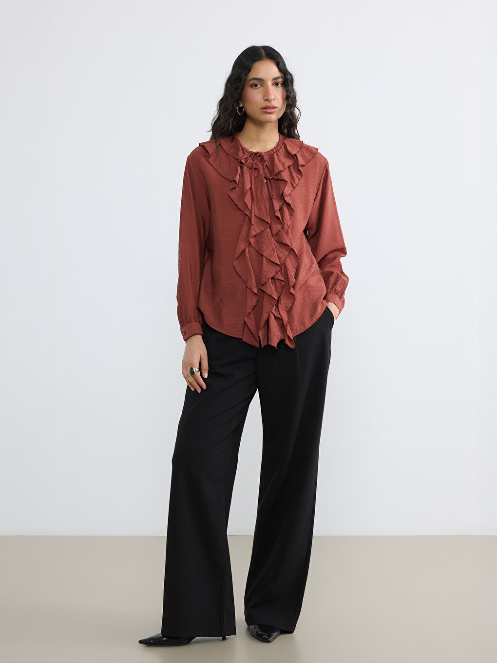 Kırmızı Bağlamalı Yaka Fırfırlı Oversize Bluz-1