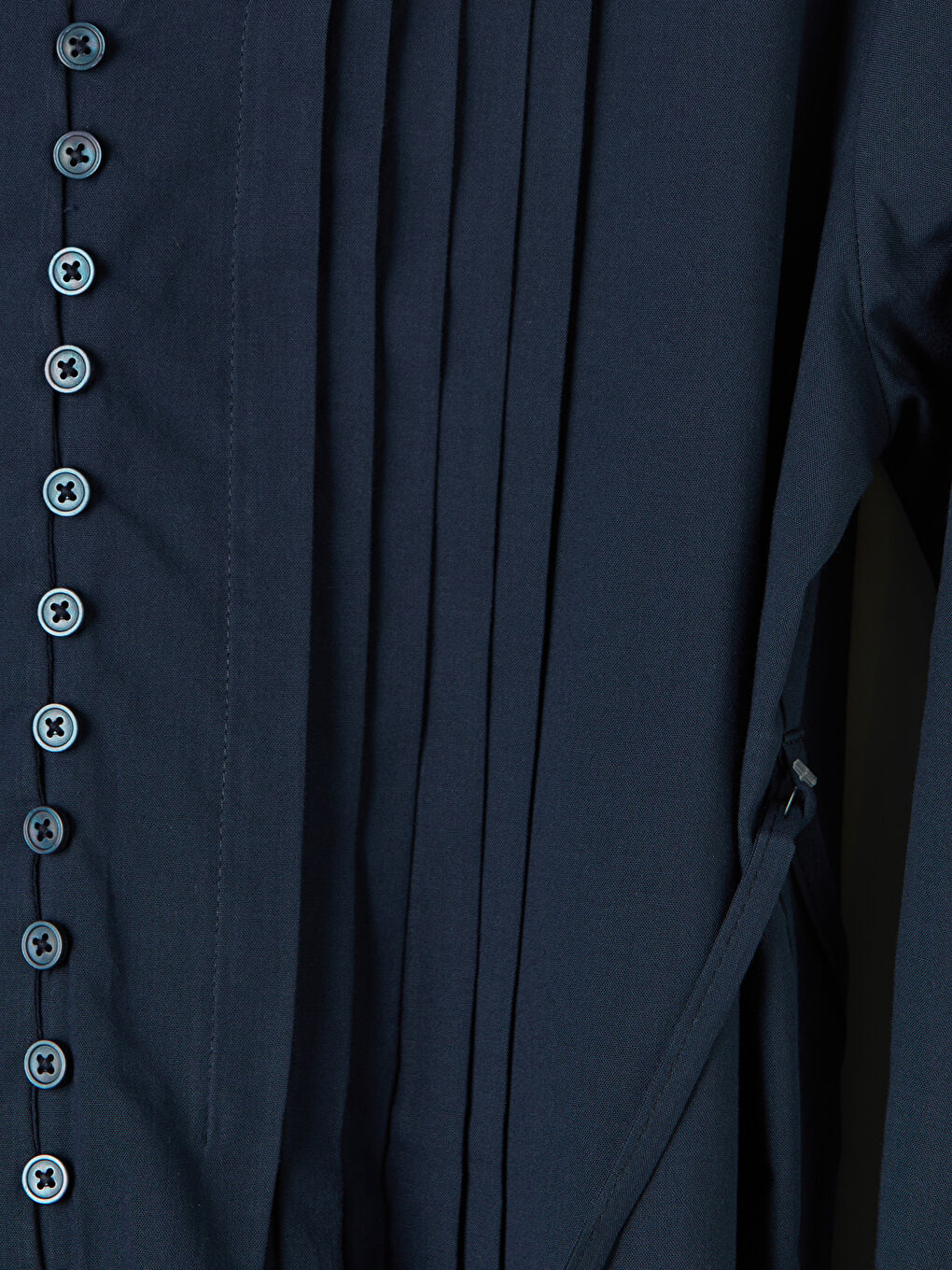 Lacivert Kaçık Yaka Büzgülü Bluz-2