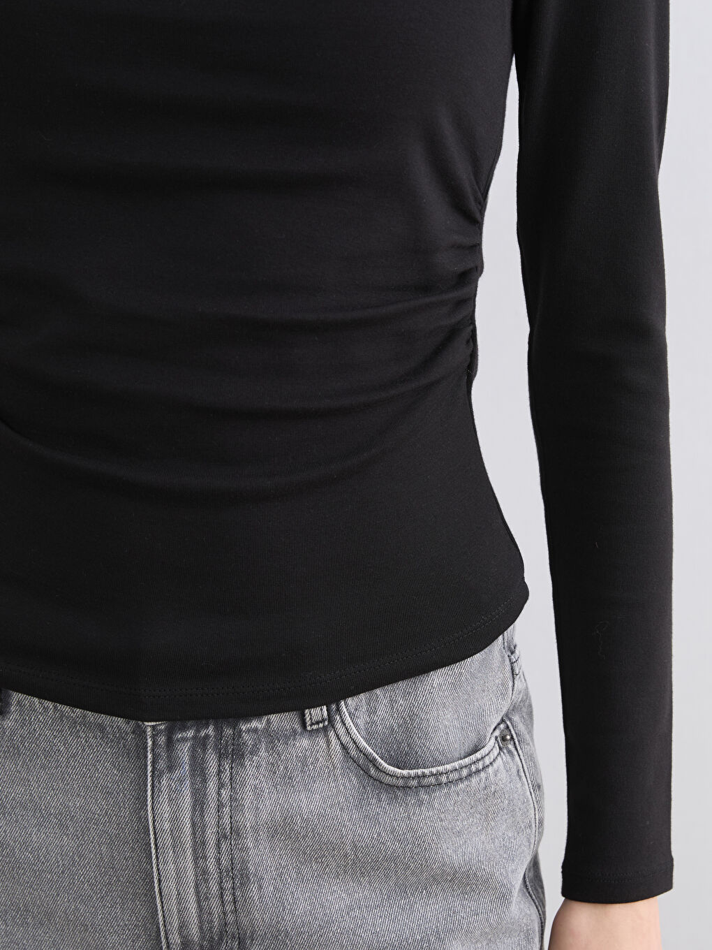 Siyah Kayık Yaka Büzgülü Body	-2