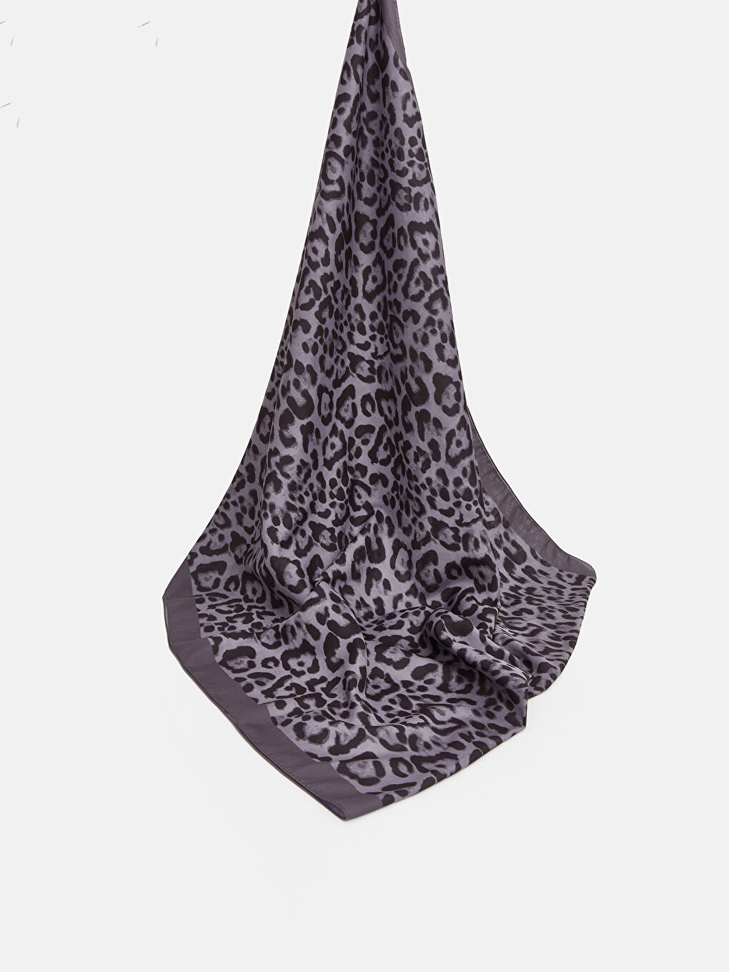 Kahverengi Leopar Desenli Kadın Şal