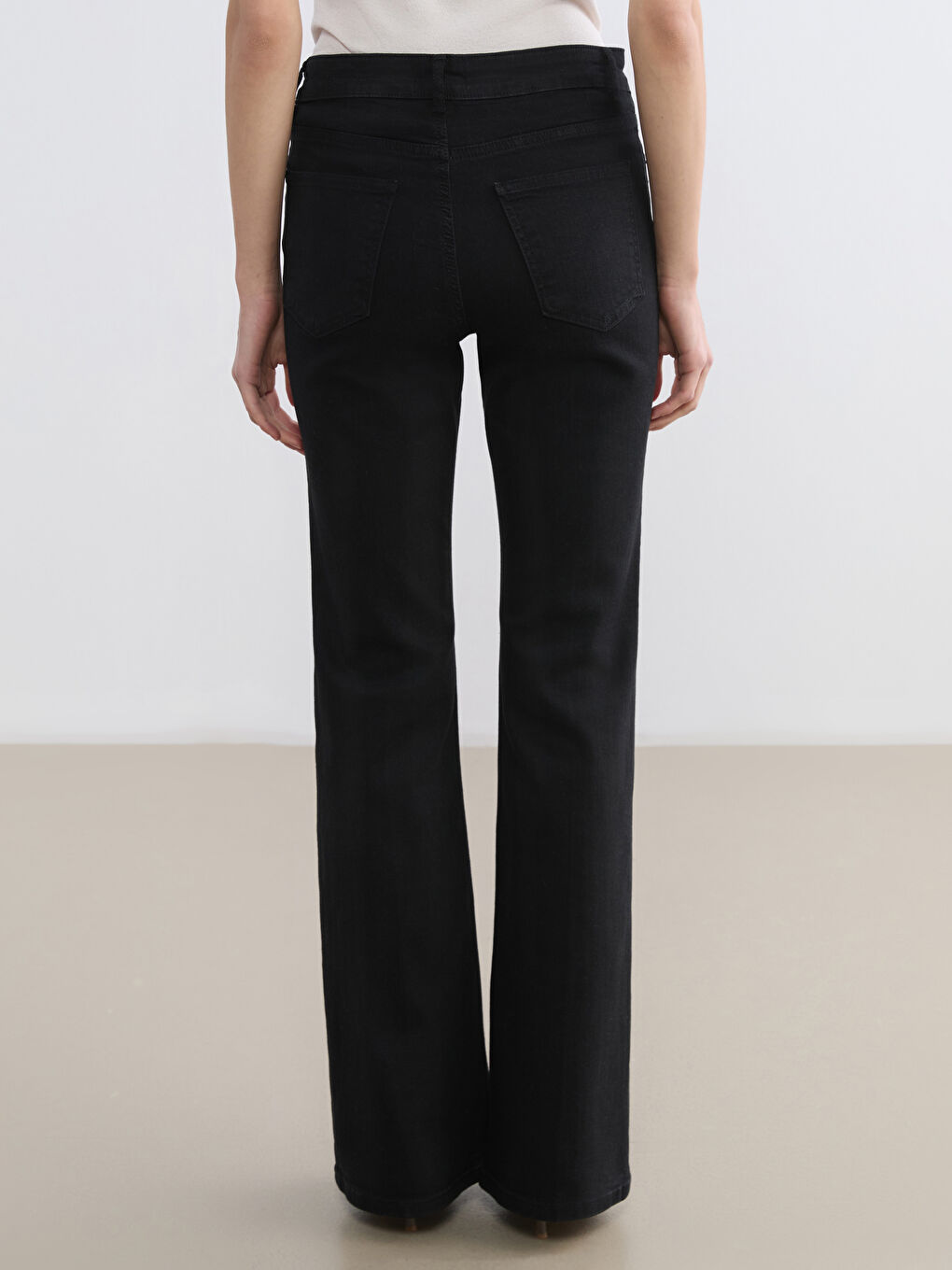 Siyah Flare Kadın Jean Pantolon-3