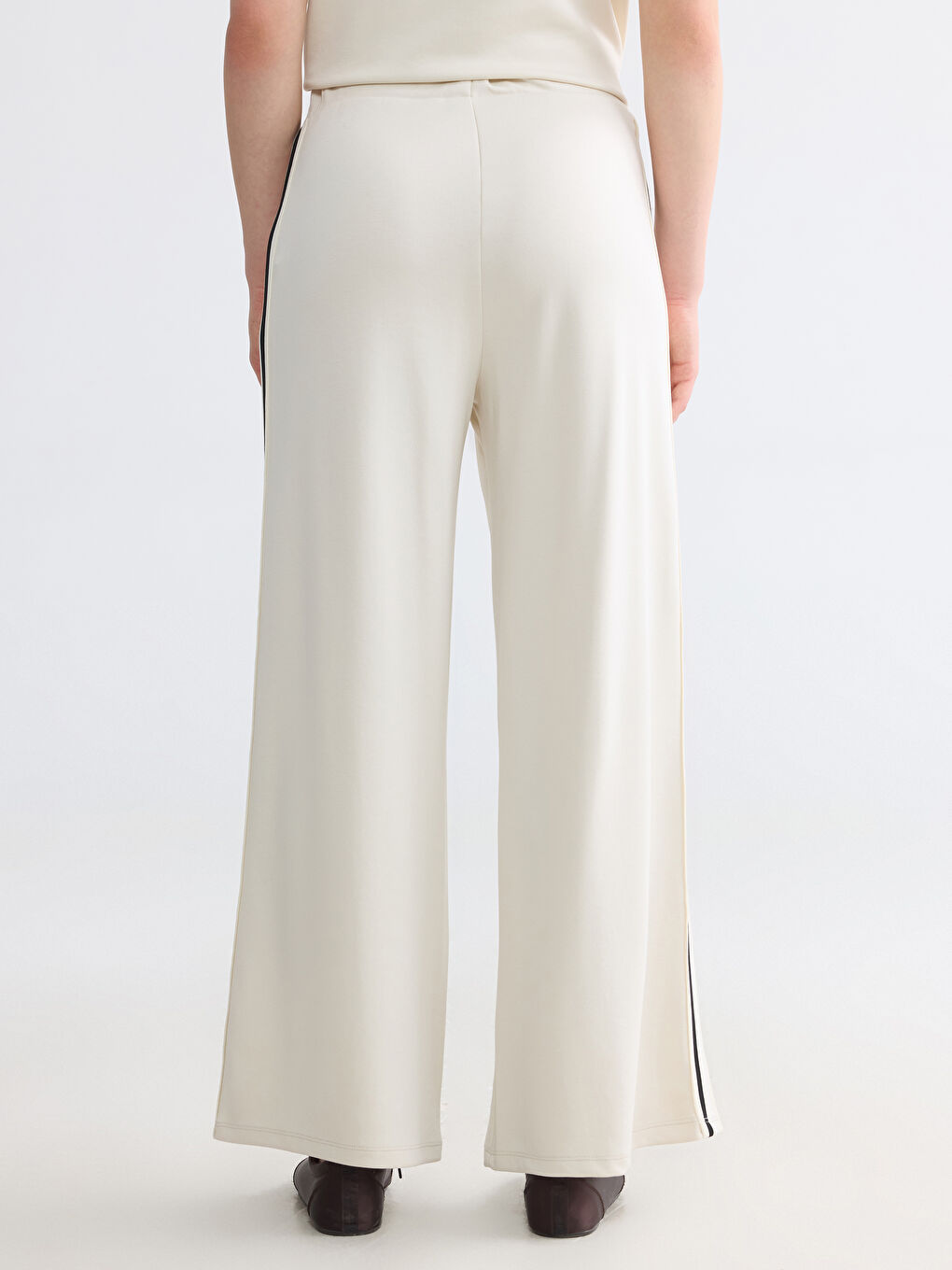 Elastic Waist Soft Touch Women's Sweatpants-3