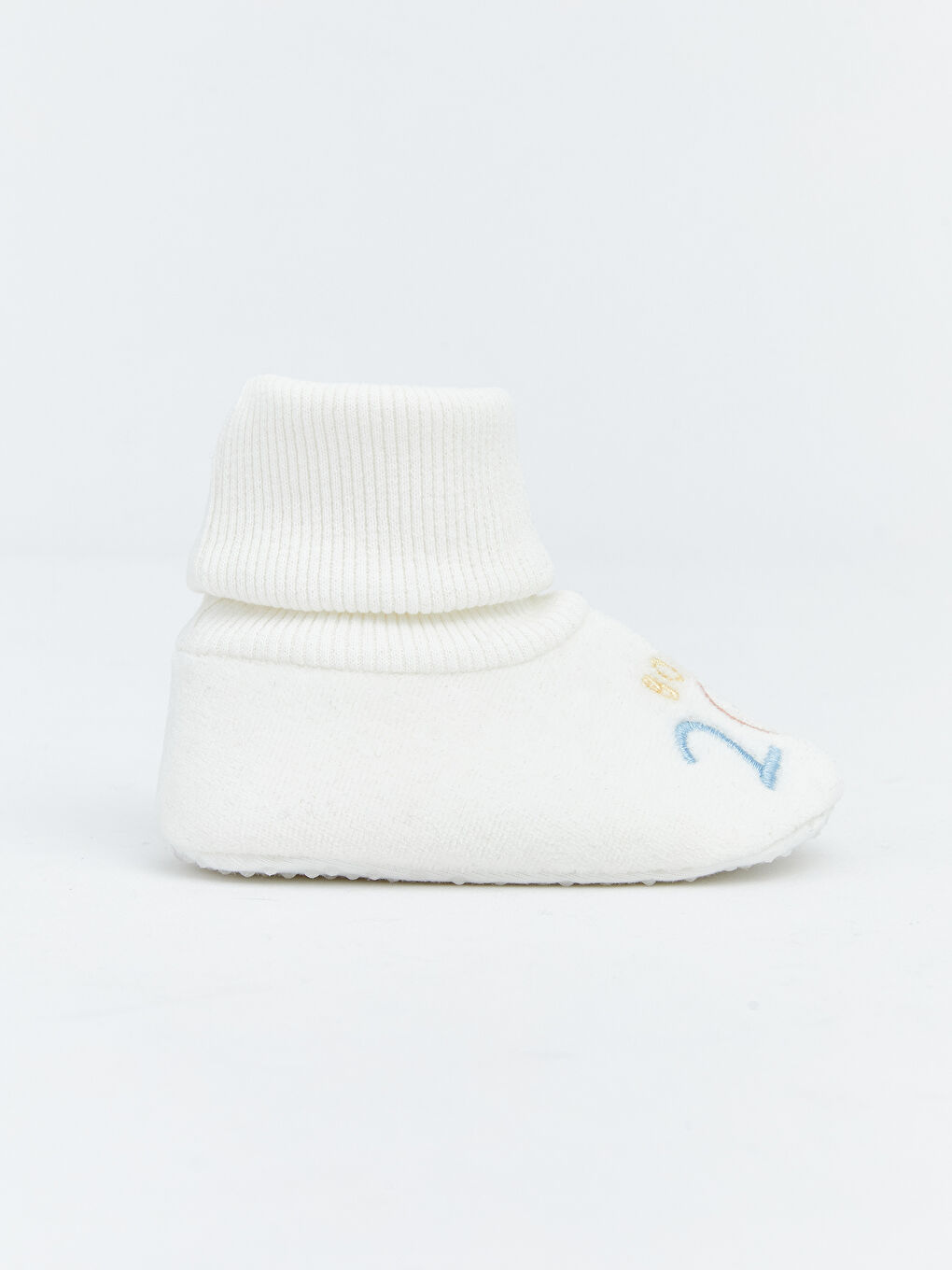 Beyaz Nakışlı Kız Bebek Çoraplı Ev Ayakkabısı-1