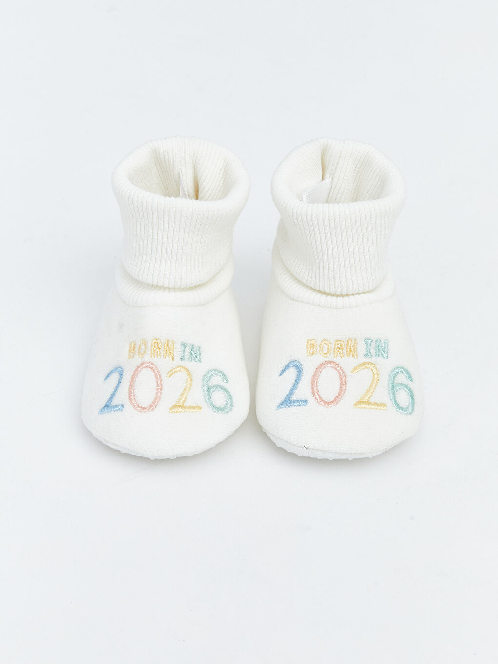 Beyaz Nakışlı Kız Bebek Çoraplı Ev Ayakkabısı-2