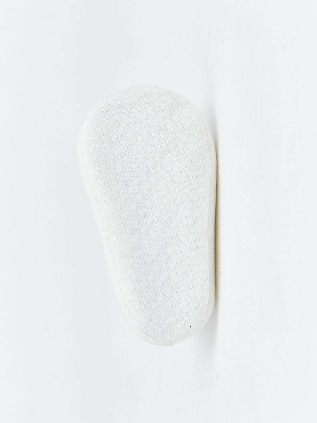 Beyaz Nakışlı Kız Bebek Çoraplı Ev Ayakkabısı-3