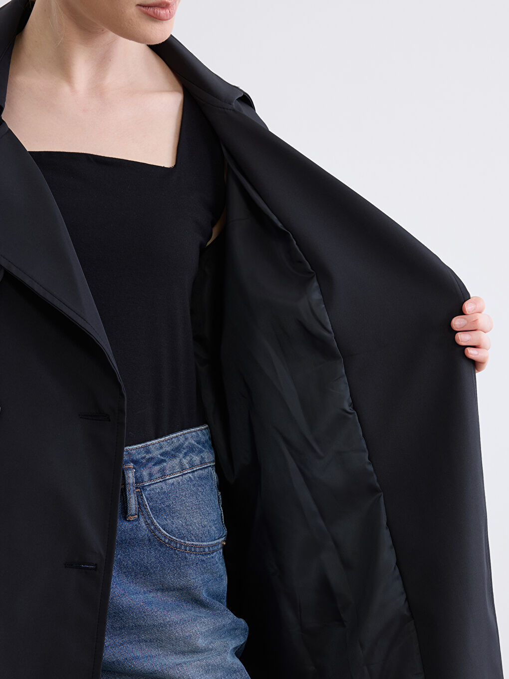 Siyah Kruvaze Yaka Kuşaklı Kadın Trençkot-2