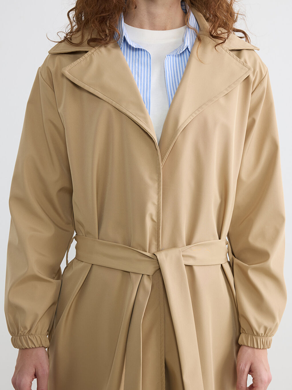 Bej Kruvaze Yaka Oversize Kadın Trençkot-2