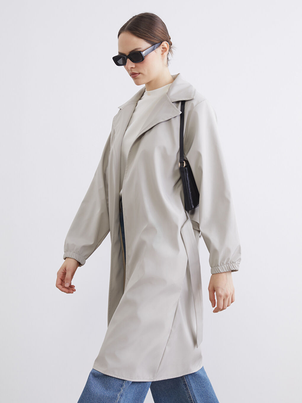 Bej Kruvaze Yaka Oversize Kadın Trençkot