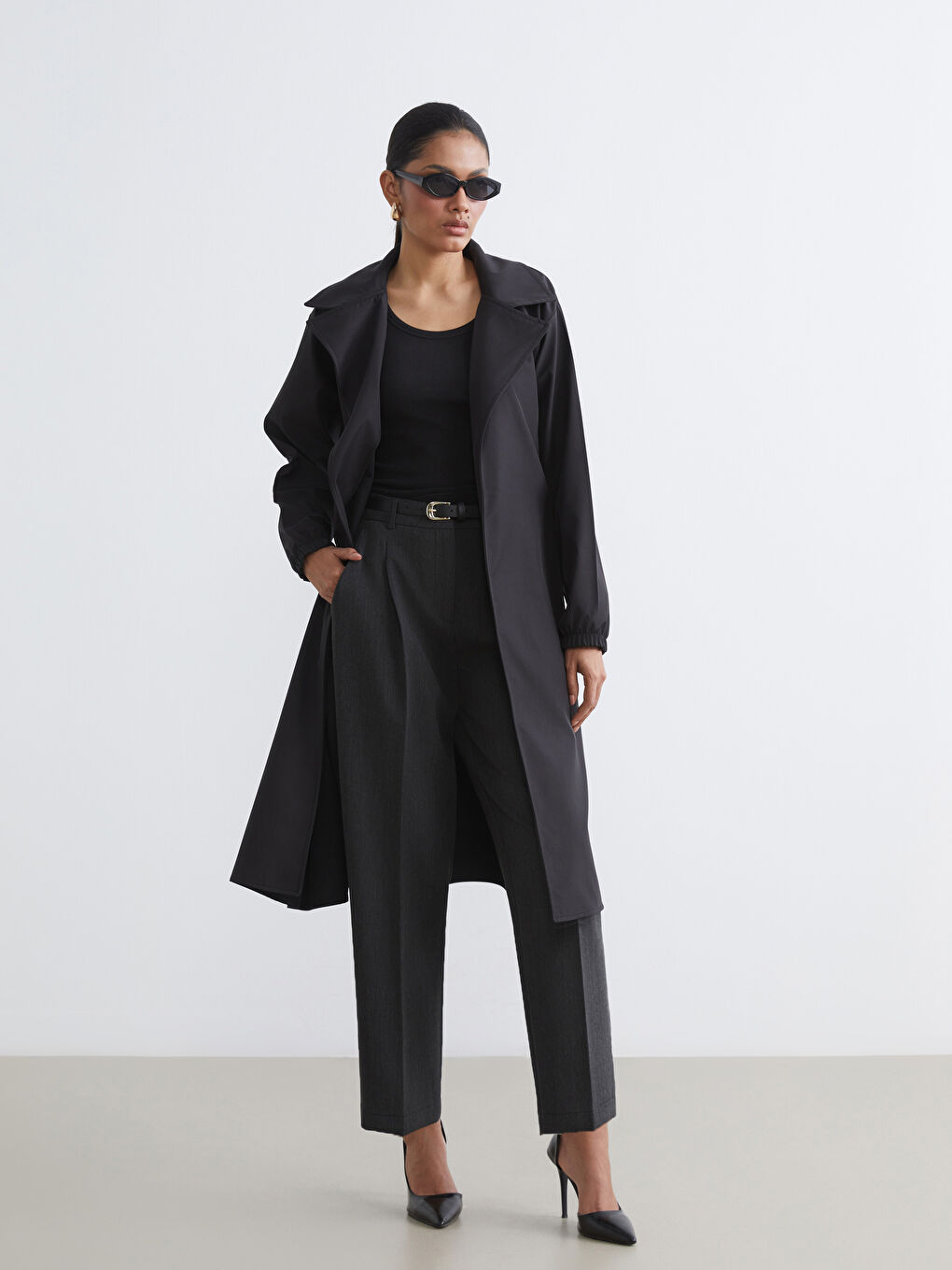 Siyah Kruvaze Yaka Oversize Kadın Trençkot