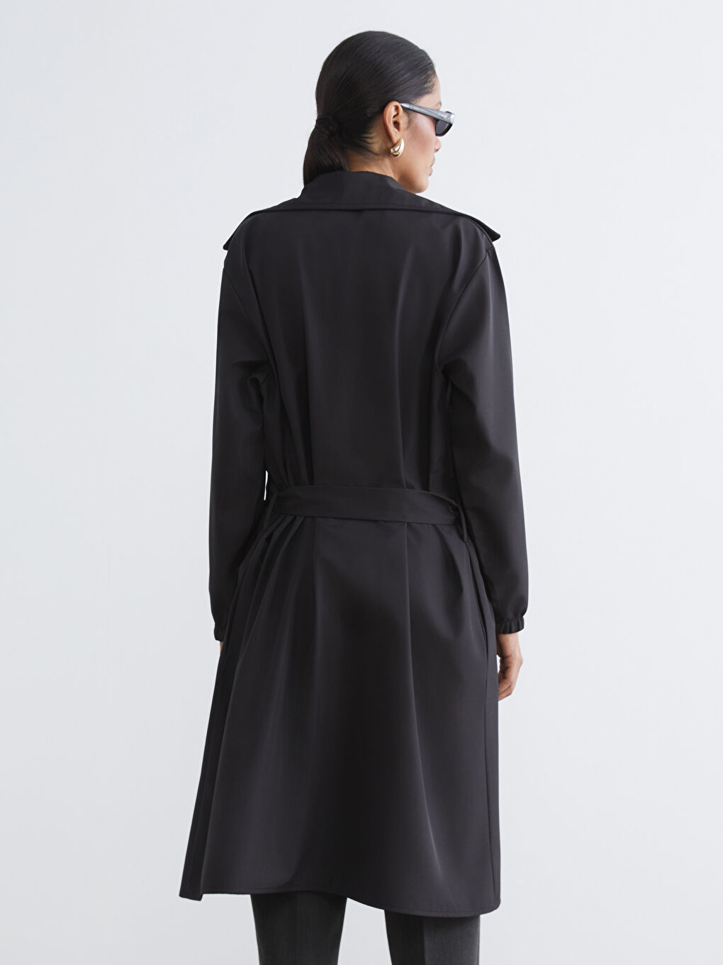 Siyah Kruvaze Yaka Oversize Kadın Trençkot-3