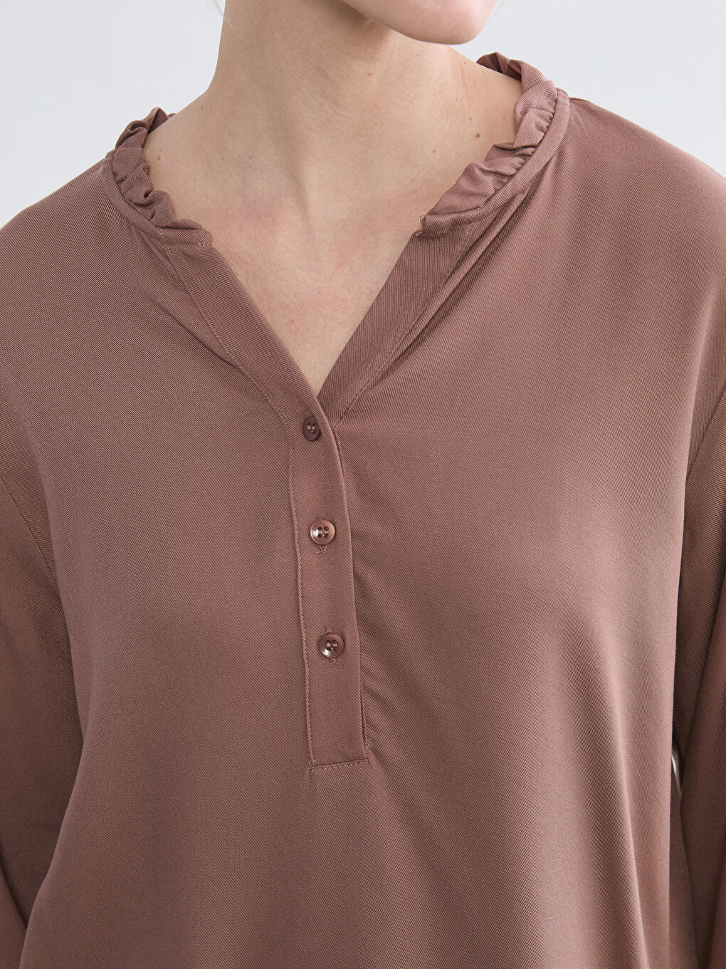 Pembe Fırfırlı Kaçık Yaka Bluz	-2