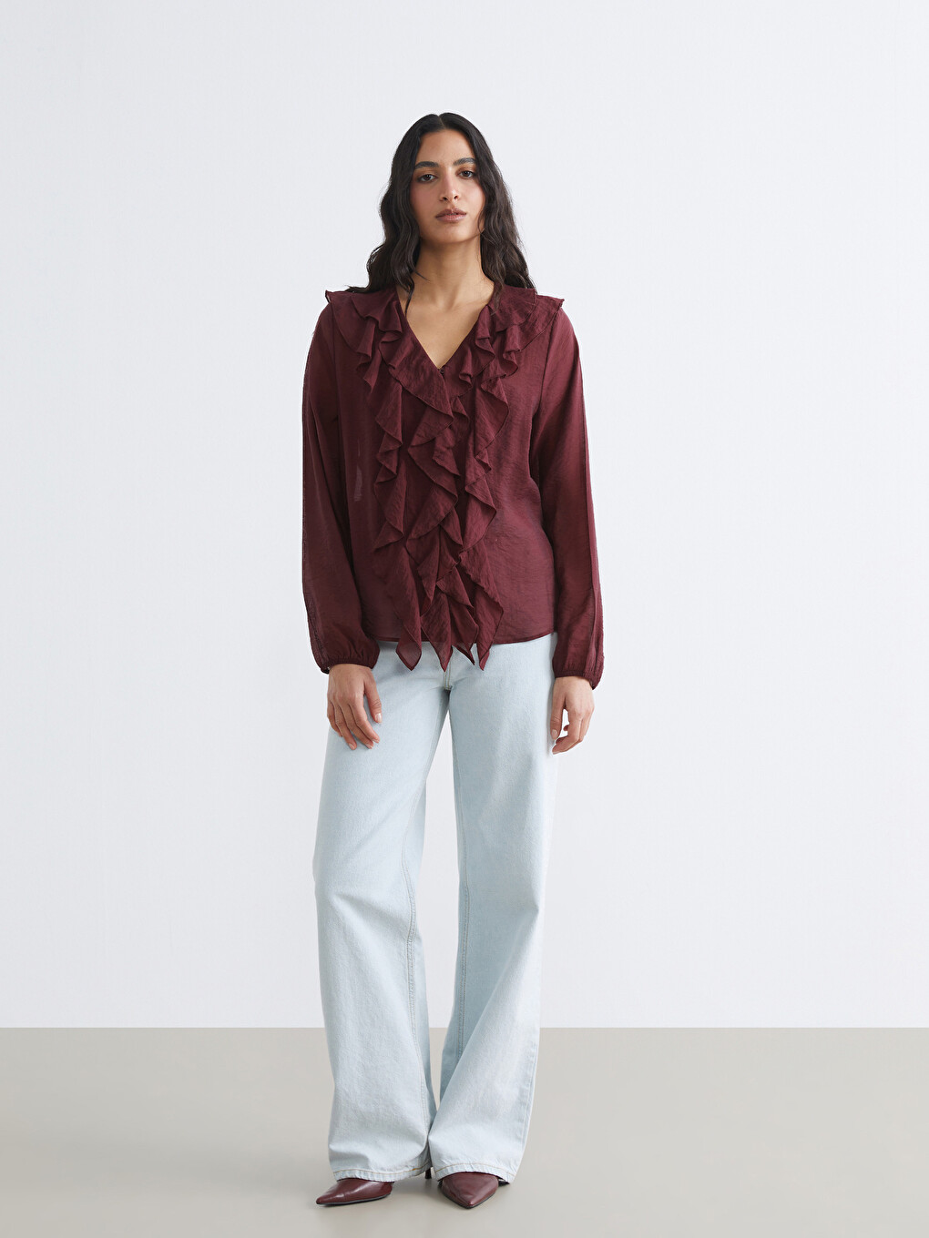 Bluza sa naborima i V izrezom-1