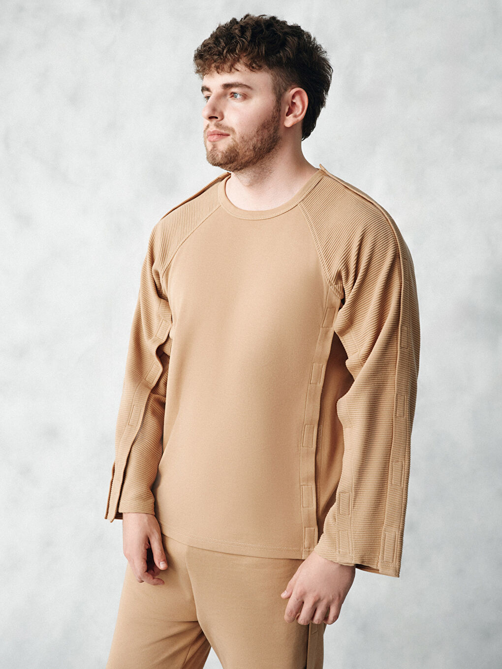 Bej Kolay Giyilebilir Yanlardan Cırt Bantlı Erkek Sweatshirt