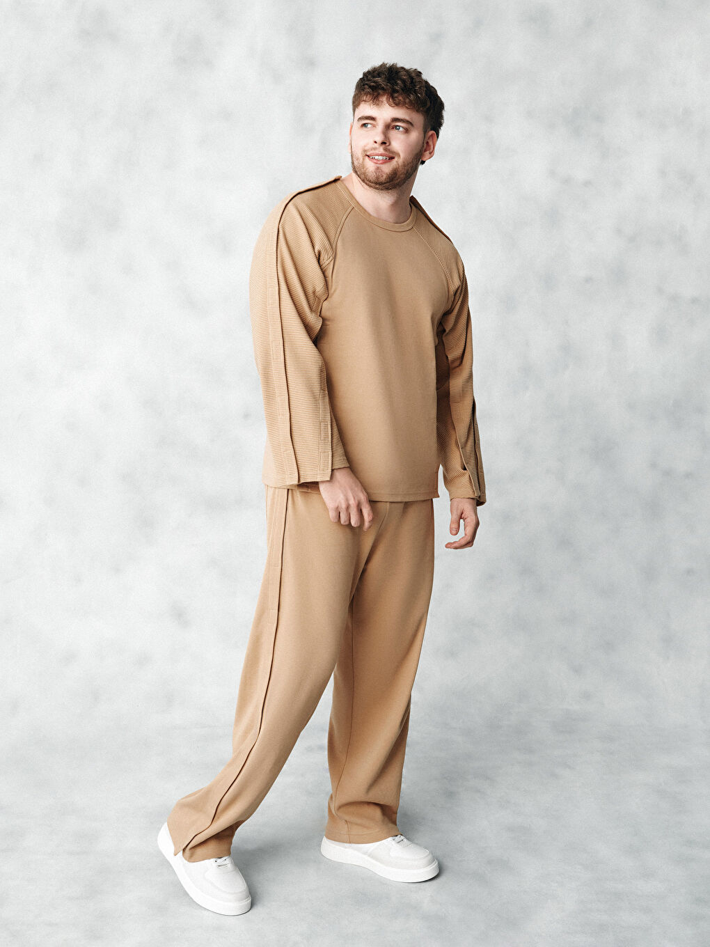 Bej Kolay Giyilebilir Boydan Cırt Bantlı Erkek Eşofman Altı