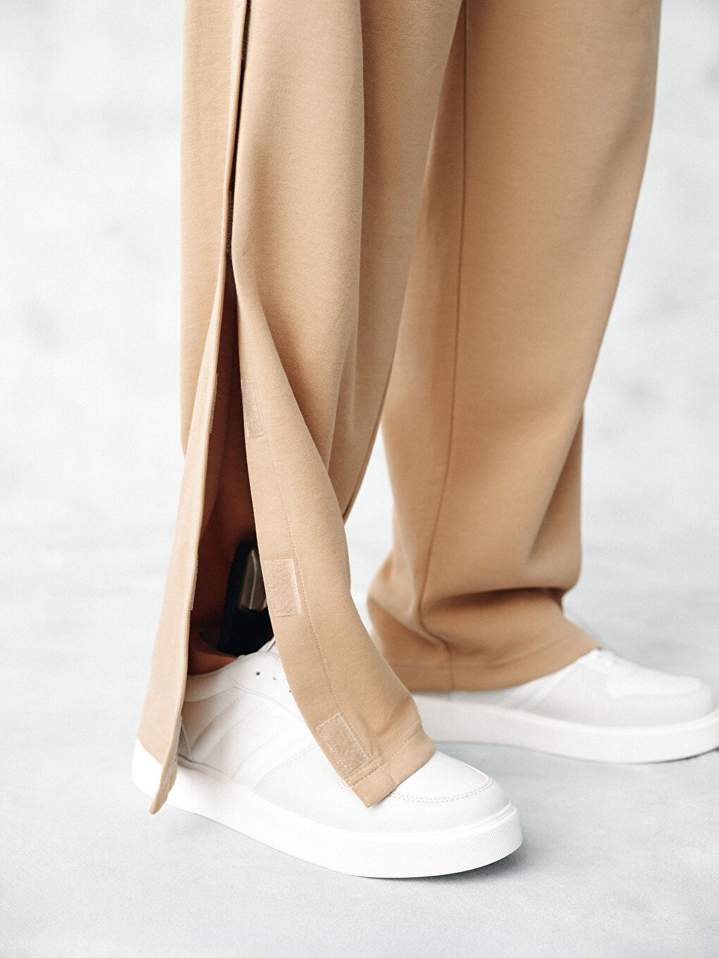 Bej Kolay Giyilebilir Boydan Cırt Bantlı Erkek Eşofman Altı-1